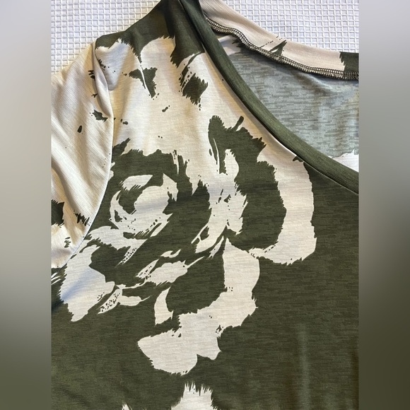 Sew in Love Floral Green and Cream Women's Tiered Dress Size 3X - Picture 8 of 12